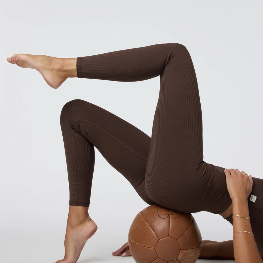 VUORI Inversion Rib Legging - Picture 4 of 6
